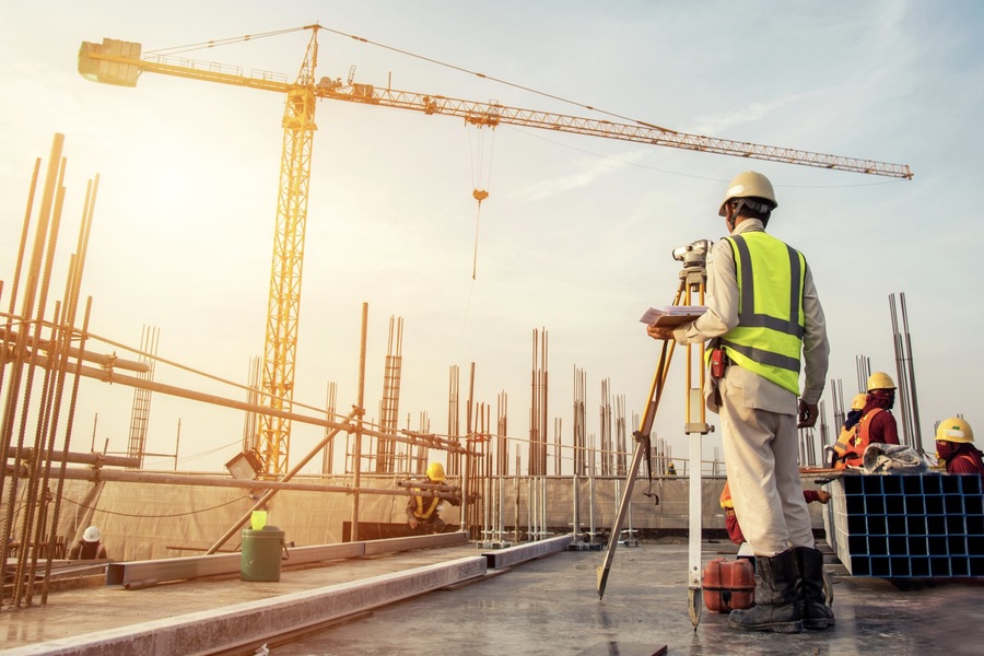 The Importance of Using Walking Cranes in Dubai’s Construction Sector